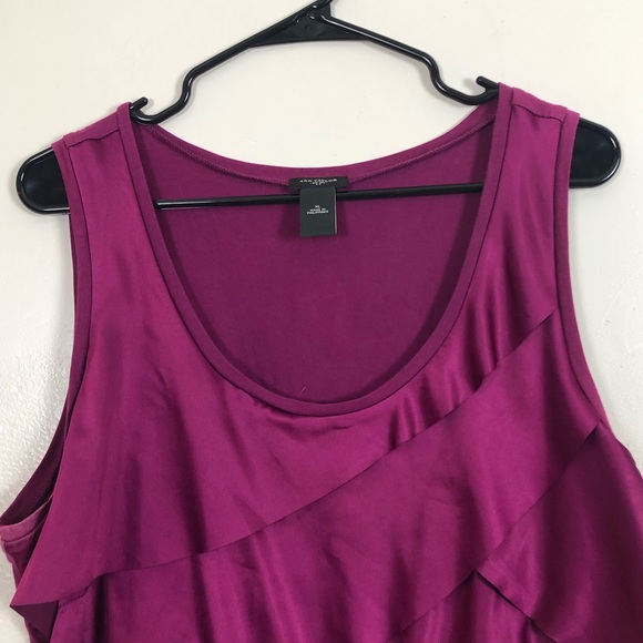 ✨Ann Taylor Ruffle Tank Top✨ - Picture 2 of 5